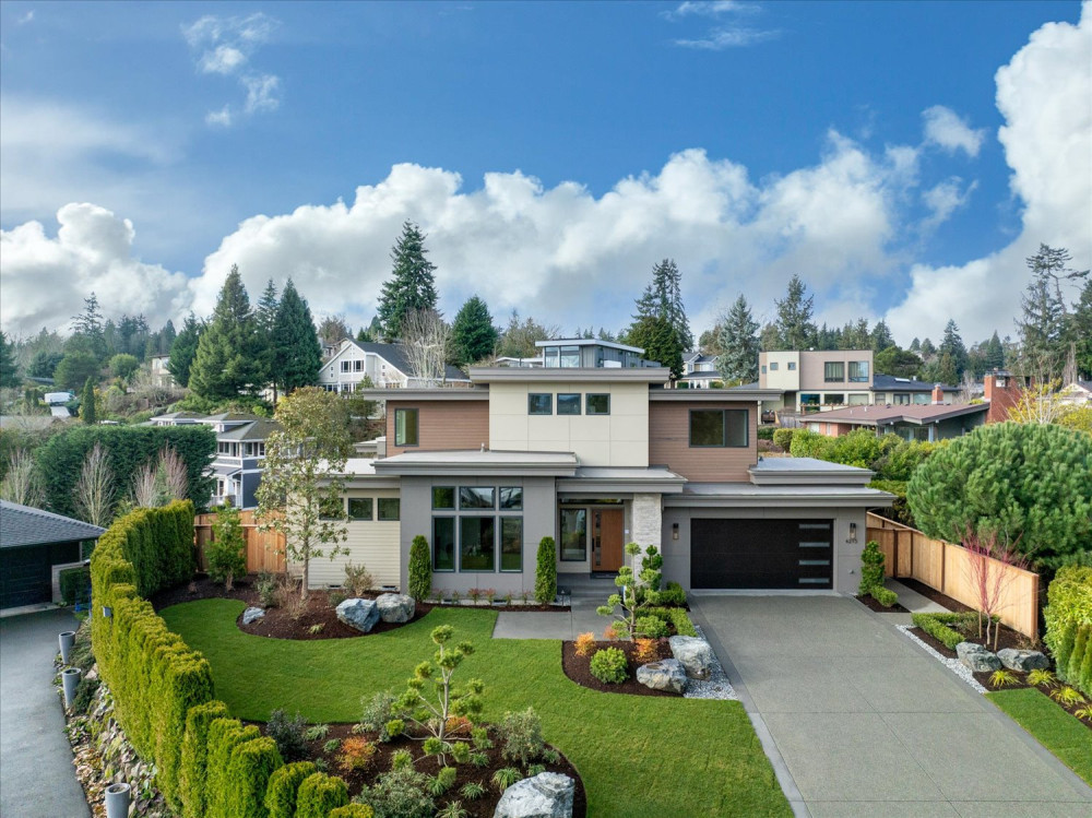 Photo #13 in the Exterior Photos gallery for the Rainier - Model Home home
