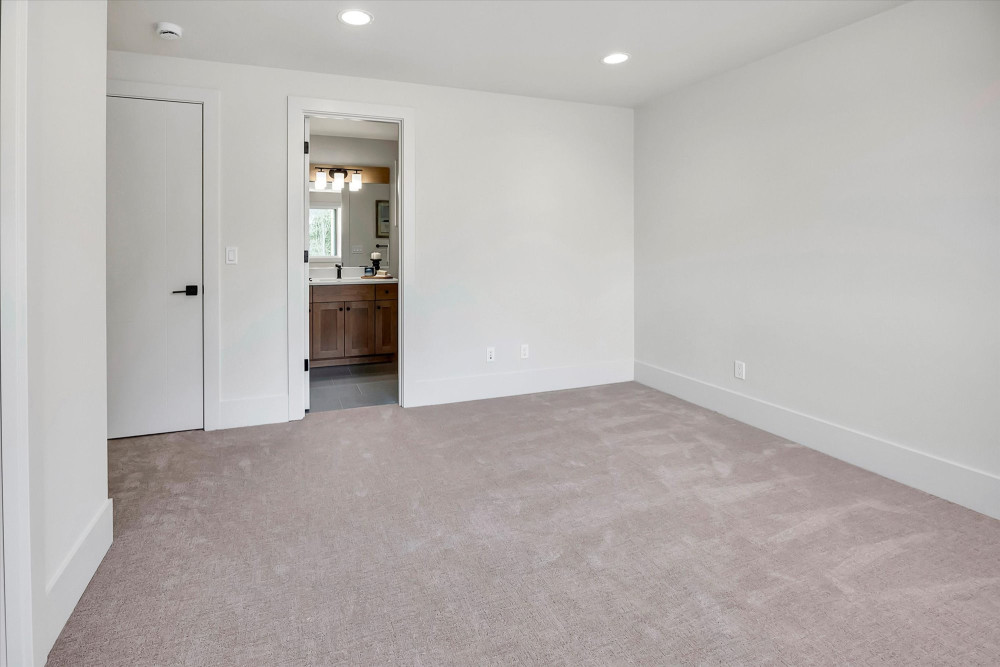 Photo #33 in the Interior Photos gallery for the Reserve I - Model Home home